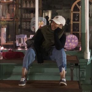 Meet your Posher, Esraa